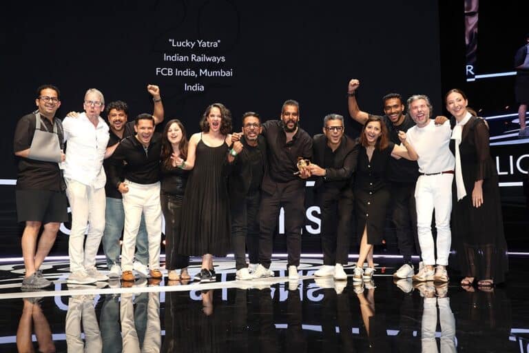 Cannes Lions 2025 - FCB India usa bilhete premiado pra resolver problema de calote nos trens e leva Grand Prix de PR (1)