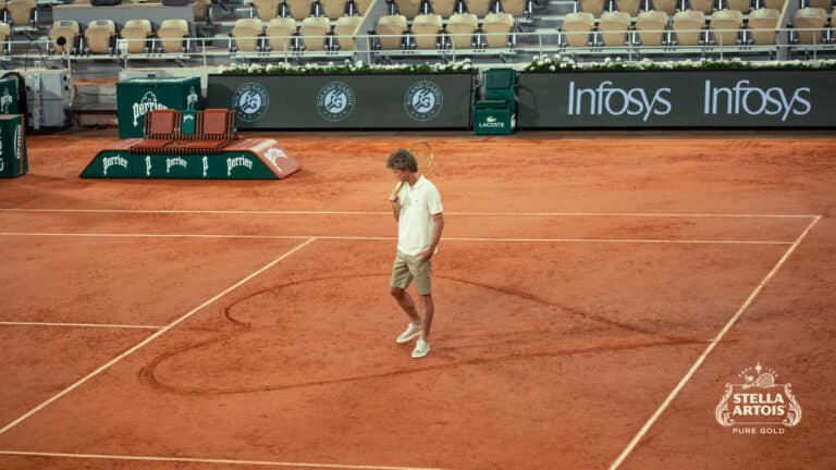 Stella Pure Gold, de Stella Artois, leva o puro ouro da carreira de Guga de volta às quadras em Roland-Garros.