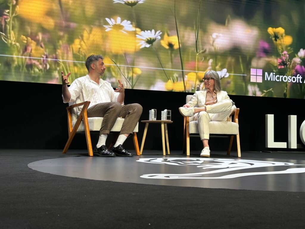 Cannes Lions - Mustafa Suleyman, CEO da Microsoft AI, e Colleen DeCourcy,  ex-CCO e presidente da Wieden+Kennedy e ex-CCO Snap, debatem os avanços da Inteligência Artificial e como ela irá impactar a vida pessoal, rotinas de trabalho e definir novas lideranças.