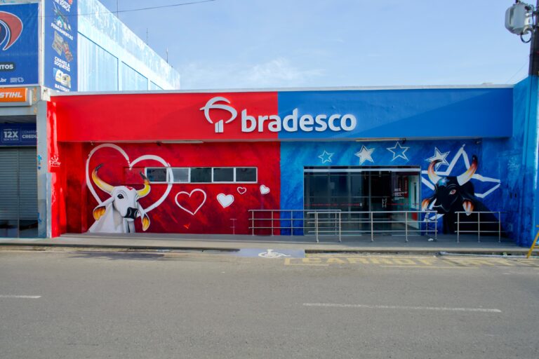 O Bradesco retorna ao Festival de Parintins com ativações que exaltam a riqueza da cultura amazônica e fortalecem sua conexão.