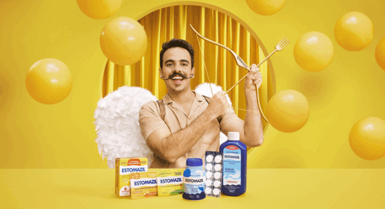 A Estomazil convocou o influenciador Mustache para (re)aproximar apaixonados pela comida, imitando um cupido – conhecido por unir corações.