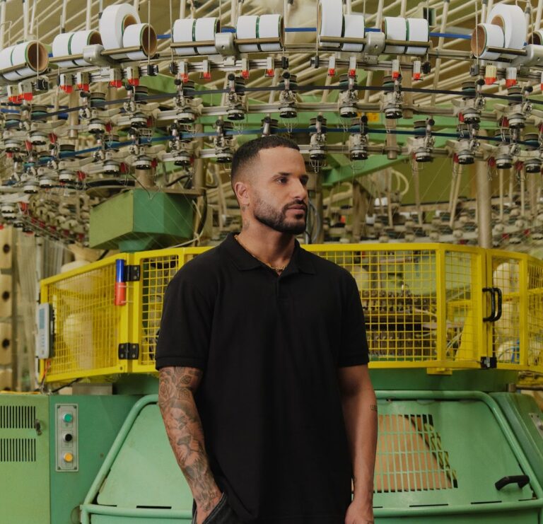 A Riachuelo, inspirada por histórias potentes, amplia sua plataforma esportiva com o apoio a atletas que representam talento e futuro.