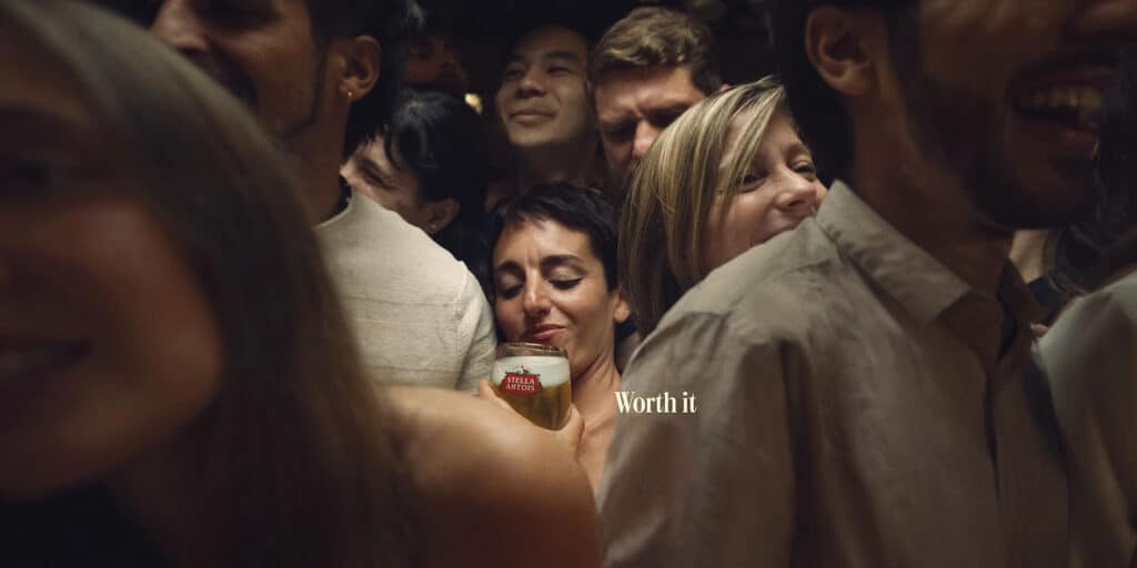 The Sip of Sanctuary, Protector of the Chalice, Happiness within Chaos | Stella Artois (Grey London, Reino Unido) - Outdoor cannes lions 2025