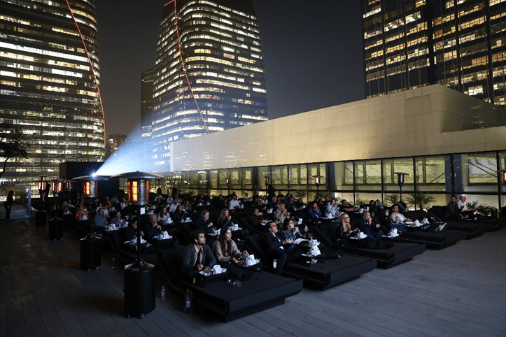 TCL é patrocinadora oficial da 11ª edição do Cine Vista, evento que transforma o terraço do shopping em uma sala VIP de cinema a céu aberto.