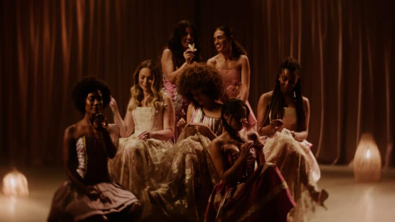 O Boticário comunica o lançamento do Novo Liz, com campanha protagonizada por Solange Almeida, cantora icônica da Região Nordeste.
