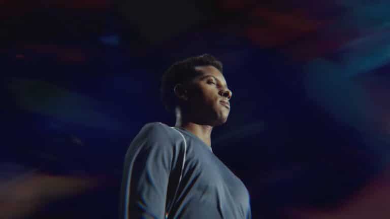 A Powerade estreou o filme "My First Love", que celebra o empoderamento de atletas em momentos decisivos, estrelado por Rodrygo Goes.