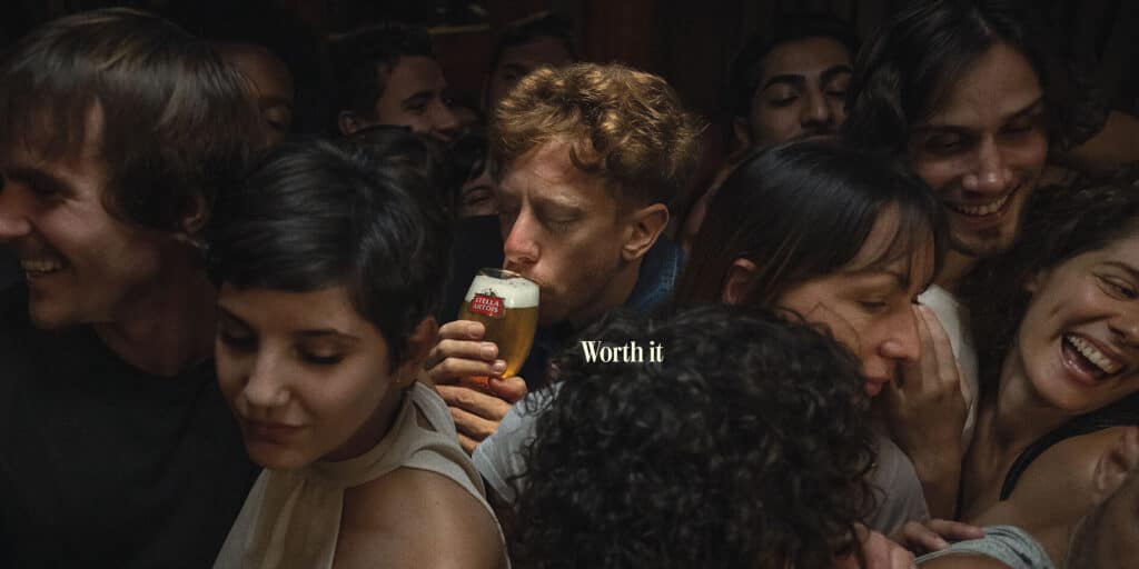 The Sip of Sanctuary, Protector of the Chalice, Happiness within Chaos | Stella Artois (Grey London, Reino Unido) - Outdoor cannes lions 2025