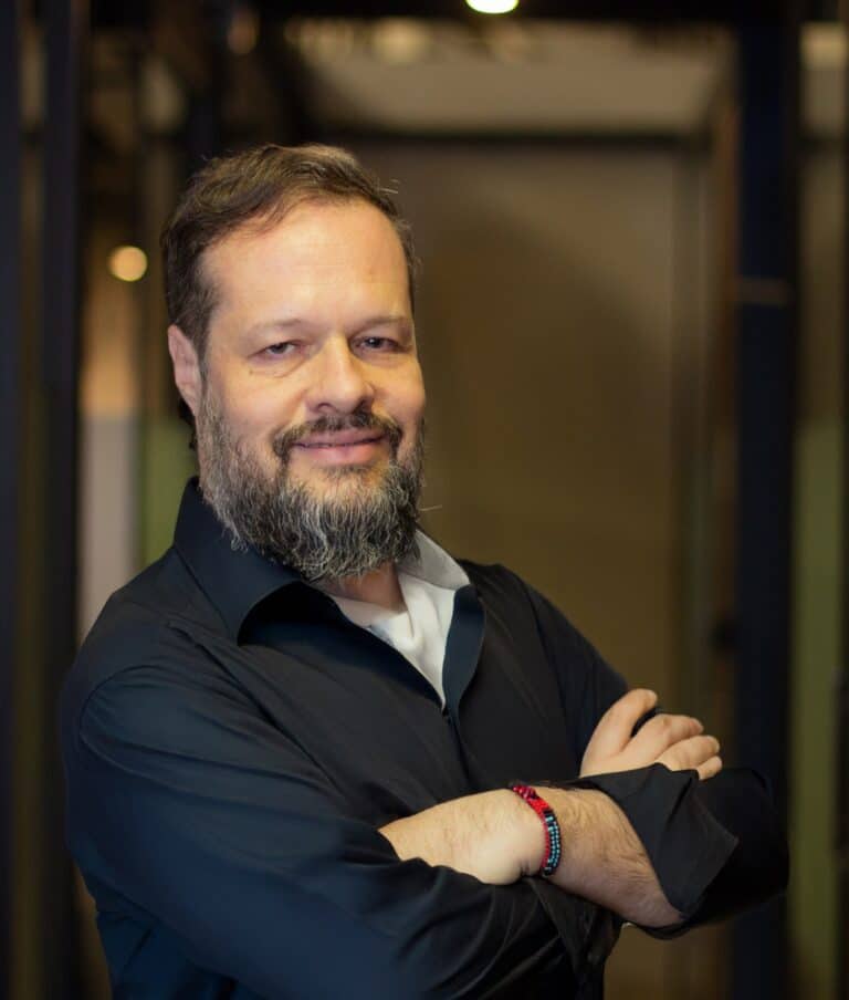 A agência Fri.to acaba de comunicar a contratação do profissional Denis Valério Abate como seu novo diretor de criação.