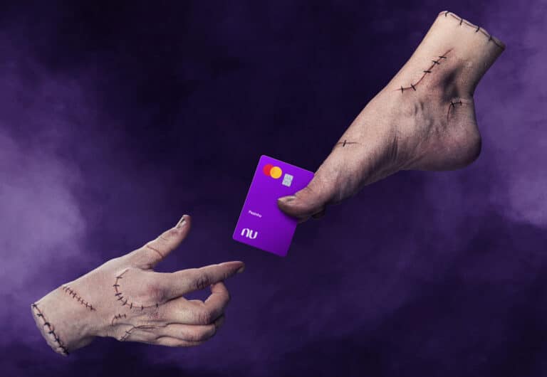 Nubank anuncia sua primeira campanha em parceria com a Netflix, celebrando a estreia da segunda temporada da série Wandinha.