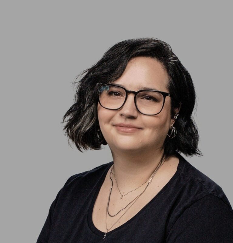 A Ilha Crossmídia acaba de anunciar a contratação da profissional Vicky Salles como sua nova Diretora de Cena.