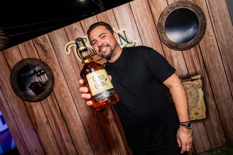 A CRS Brands anuncia o cantor Xand Avião como embaixador do Ron Capitán Cortez, linha de rum que chegou ao Brasil no início deste ano.