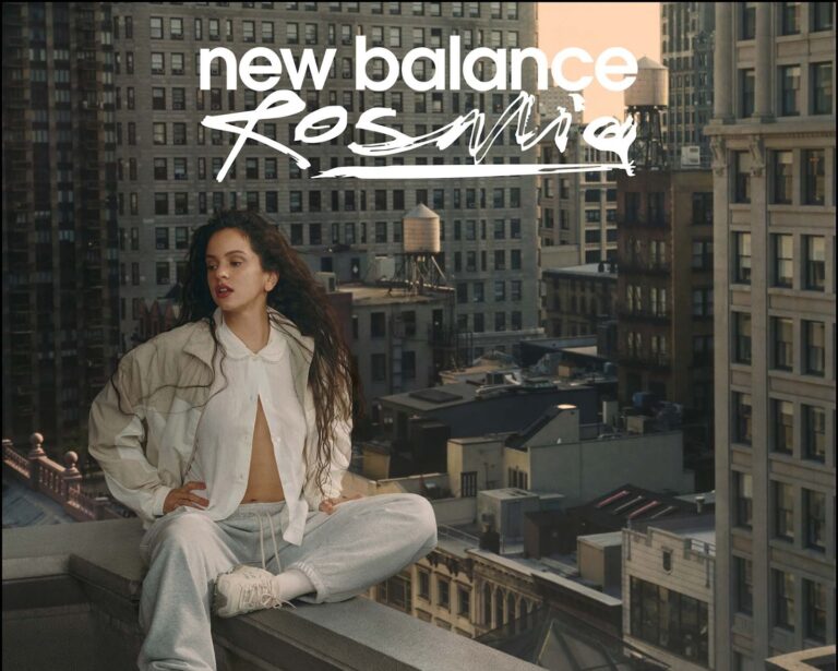 A cantora, compositora e produtora vencedora de diversos prêmios internacionais, Rosalía, é a mais nova embaixadora da New Balance.