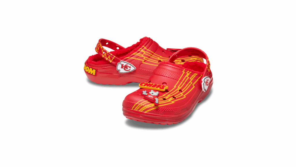 A NFL e a Crocs anunciaram um acordo de licenciamento plurianual que vai transformar o universo dos fãs com a primeira coleção NFL x Crocs.