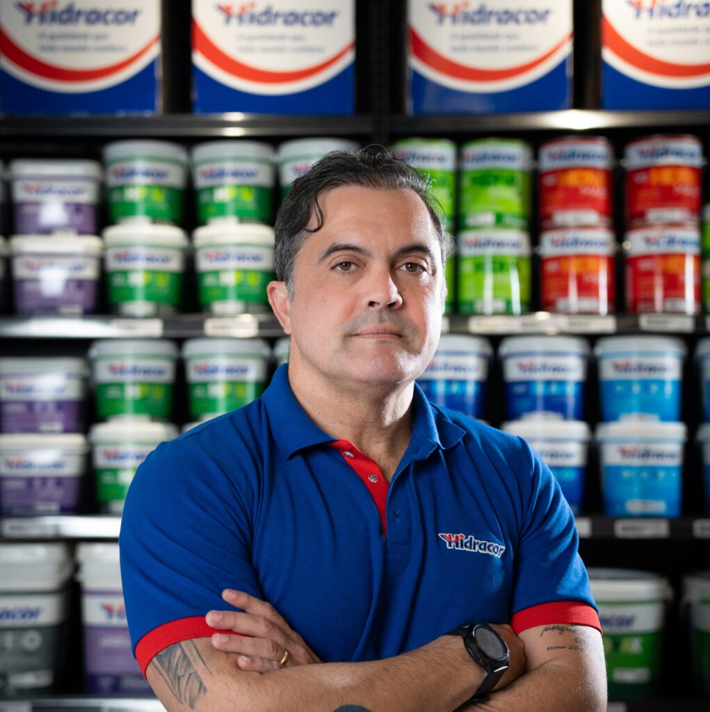 O profissional Leonardo Vasconcelos retorna ao Grupo Iquine para ocupar o cargo de diretor comercial e marketing.