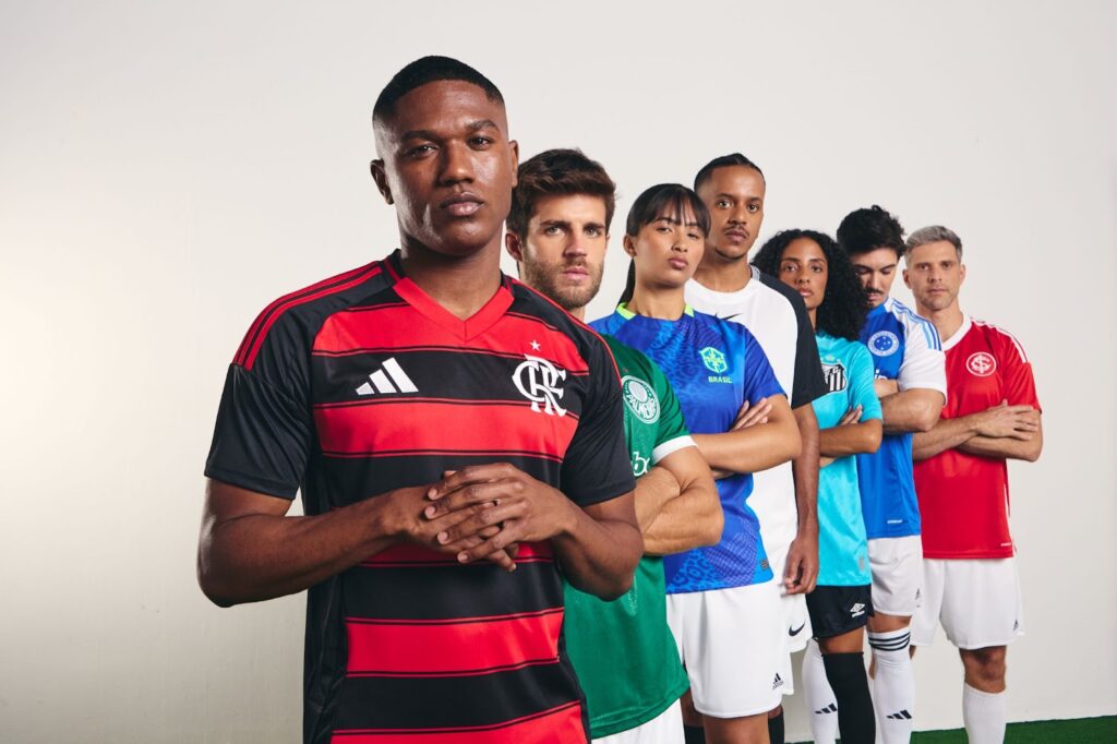 A Centauro anuncia, a menos de um ano do maior evento de futebol do mundo, o lançamento de sua nova campanha: "Futebol desde sempre".