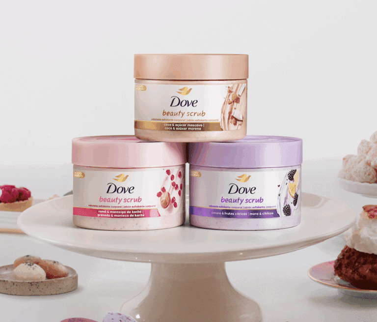 A DDove estreia uma nova campanha para apresentar sua nova linha de esfoliantes corporais Dove Beauty Scrub.