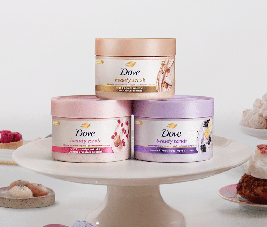 A DDove estreia uma nova campanha para apresentar sua nova linha de esfoliantes corporais Dove Beauty Scrub.