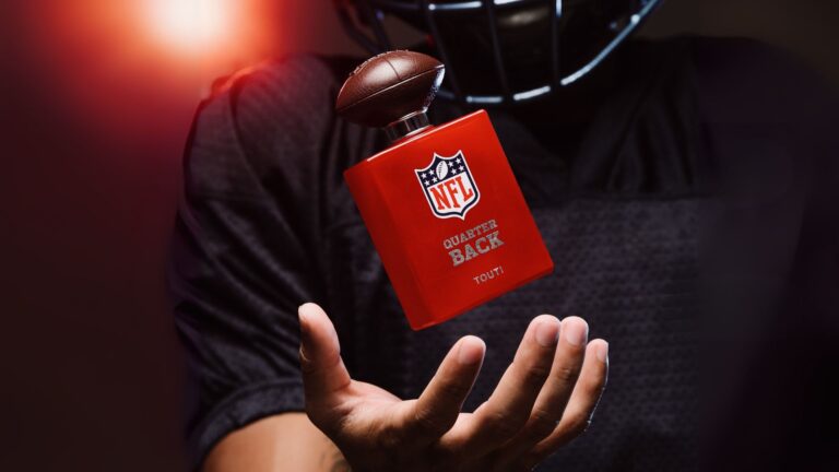 A Touti acaba de lançar uma linha de perfumes da NFL com duas versões de fragrâncias, Quarterback e Touchdown.