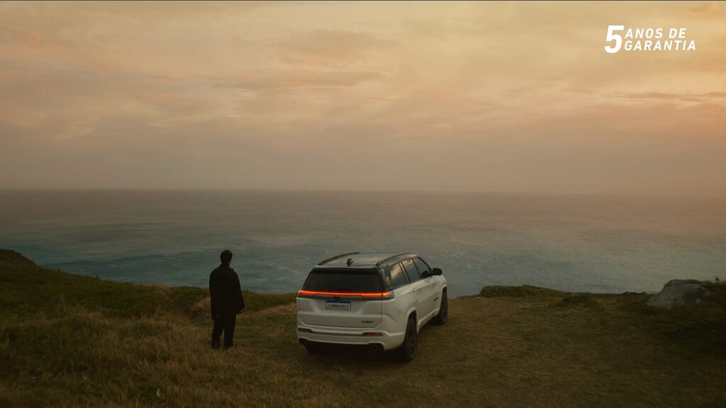 O novo Jeep Commander ganhou uma nova história com a chegada da campanha estrelada por Selton Mello, um dos artistas mais completos do país.