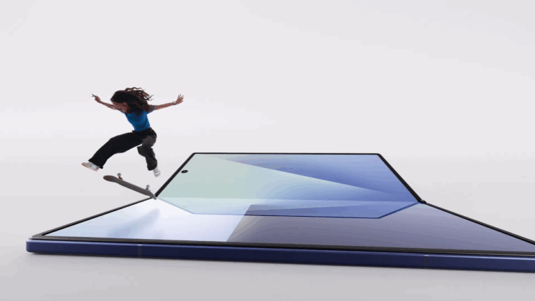 Rayssa Leal protagoniza a nova campanha da Samsung para os recém-lançados smartphones dobráveis da marca, o Galaxy Z Fold7 e o Galaxy Z Flip7.