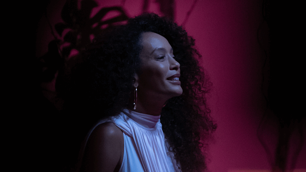 Brutal Fruit, spritzer da Ambev, lança nova campanha, estrelada por Taís Araujo, que propõe um olhar mais generoso para a própria trajetória.