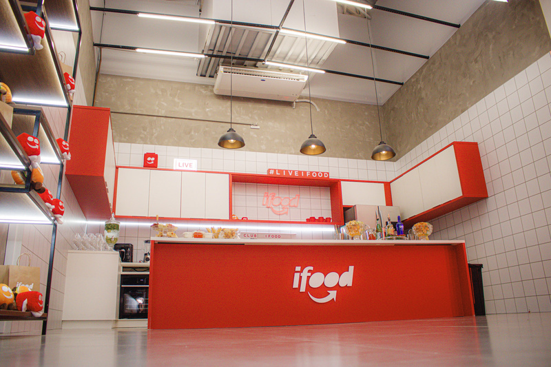 O iFood apresenta o Estúdio iFood, espaço criado para apoiar e potencializar a produção de conteúdo na Community Creators Academy.