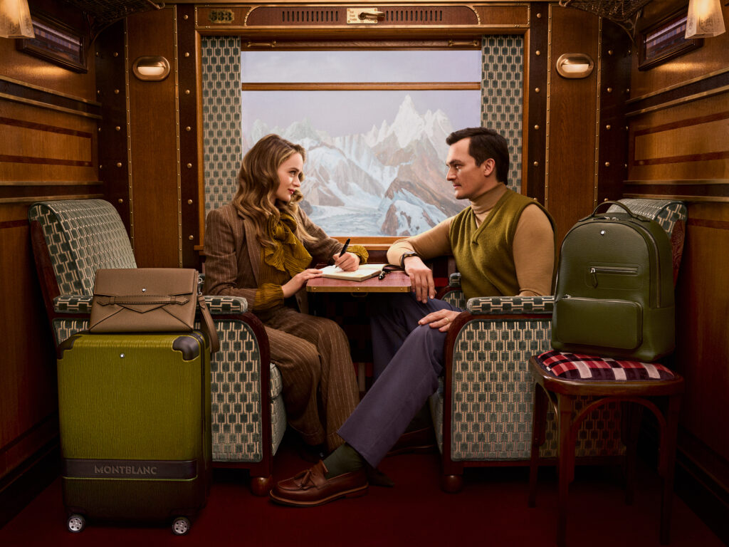 A Montblanc retorna à sua colaboração criativa com Wes Anderson, dando continuidade ao universo singular que o premiado cineasta criou.
