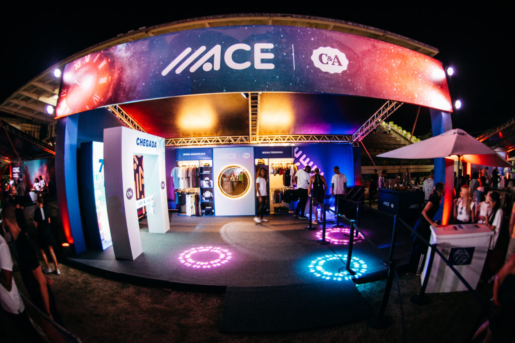 A ACE marcou presença mais uma vez na Santander Night Run, o maior circuito de corrida noturna da América Latina.