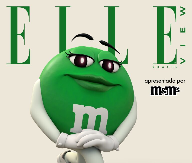 A personagem Verde de M&M'S acaba de estampar sua primeira capa de revista no país, em uma edição especial de Halloween da Elle.