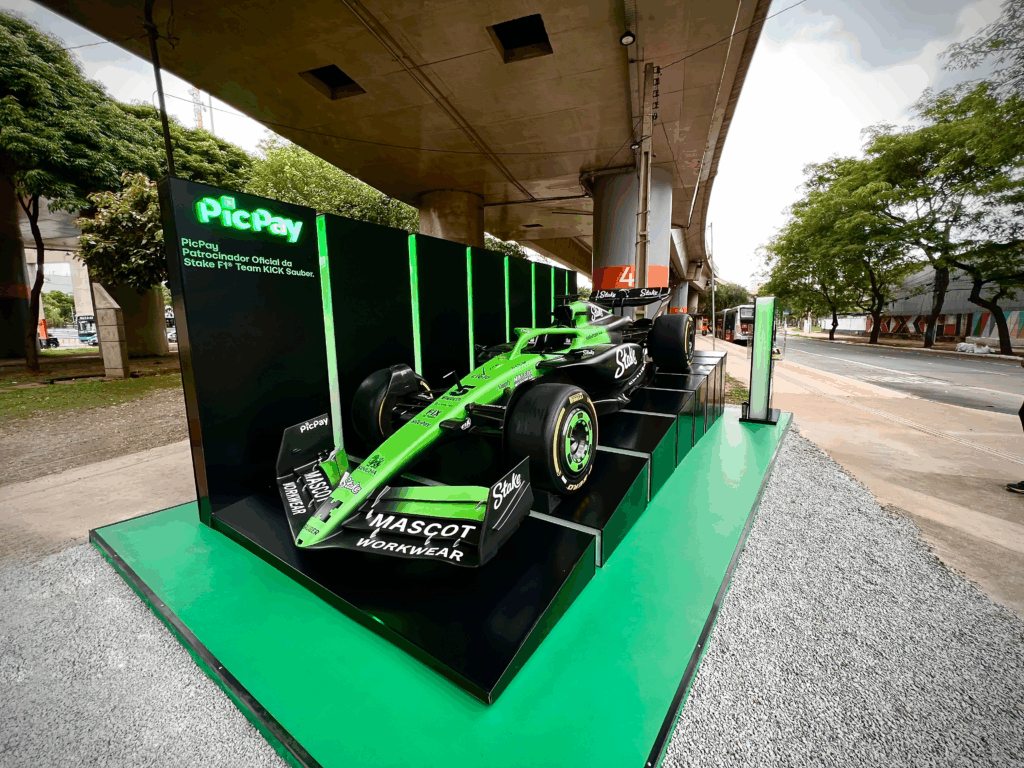 Em parceria com o PicPay, a RZK Digital exibirá em São Paulo uma réplica do carro de Fórmula 1 da equipe Stake F1 Team KICK Sauber.
