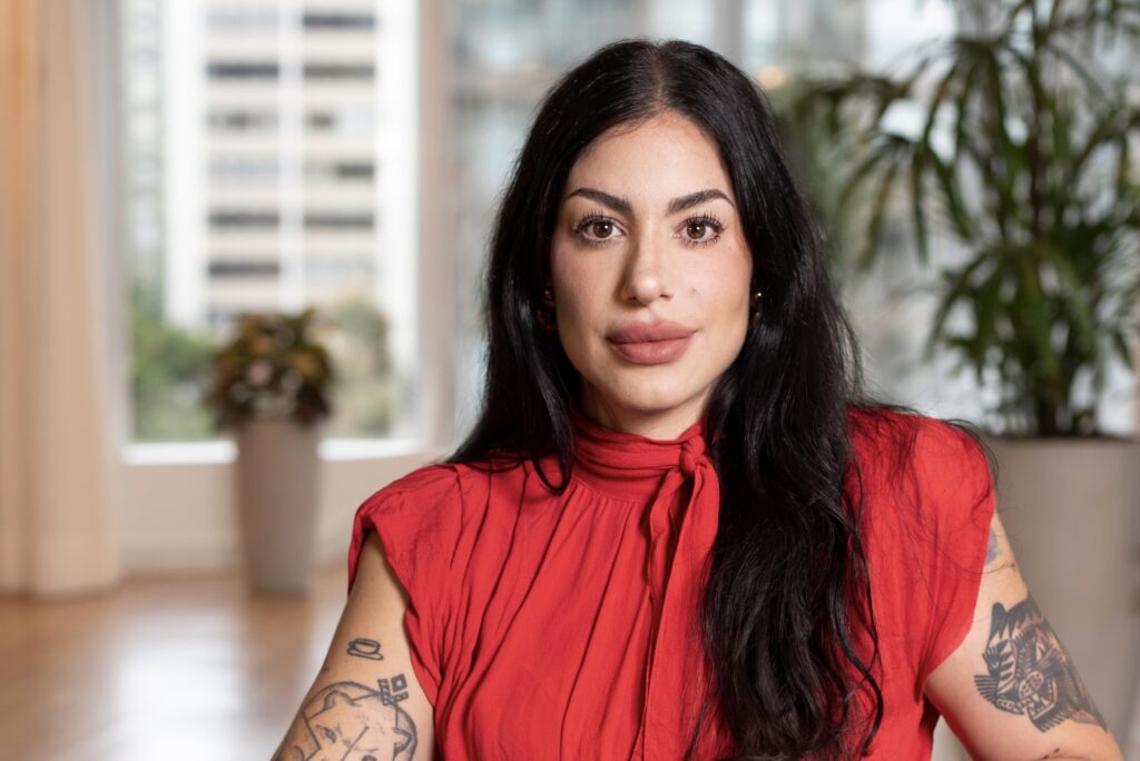 ℓiⱴε the agency anuncia Rafaela Santurian como nova diretora criativa, reforçando o time com sua experiência no mercado publicitário.