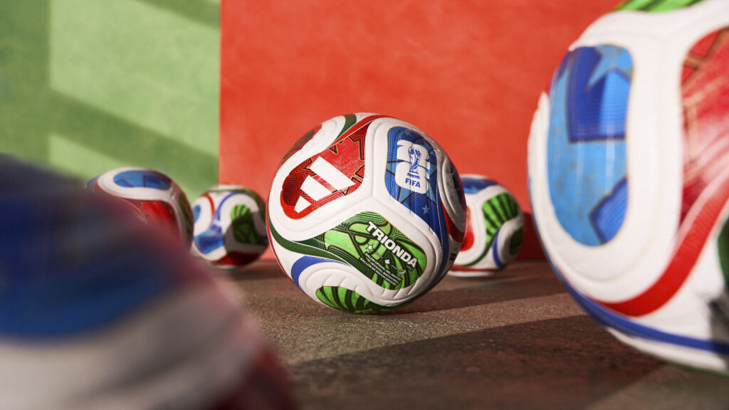 Adidas apresenta a Bola Oficial da Copa do Mundo da FIFA 26, e marca a contagem regressiva para o maior torneio internacional de futebol.