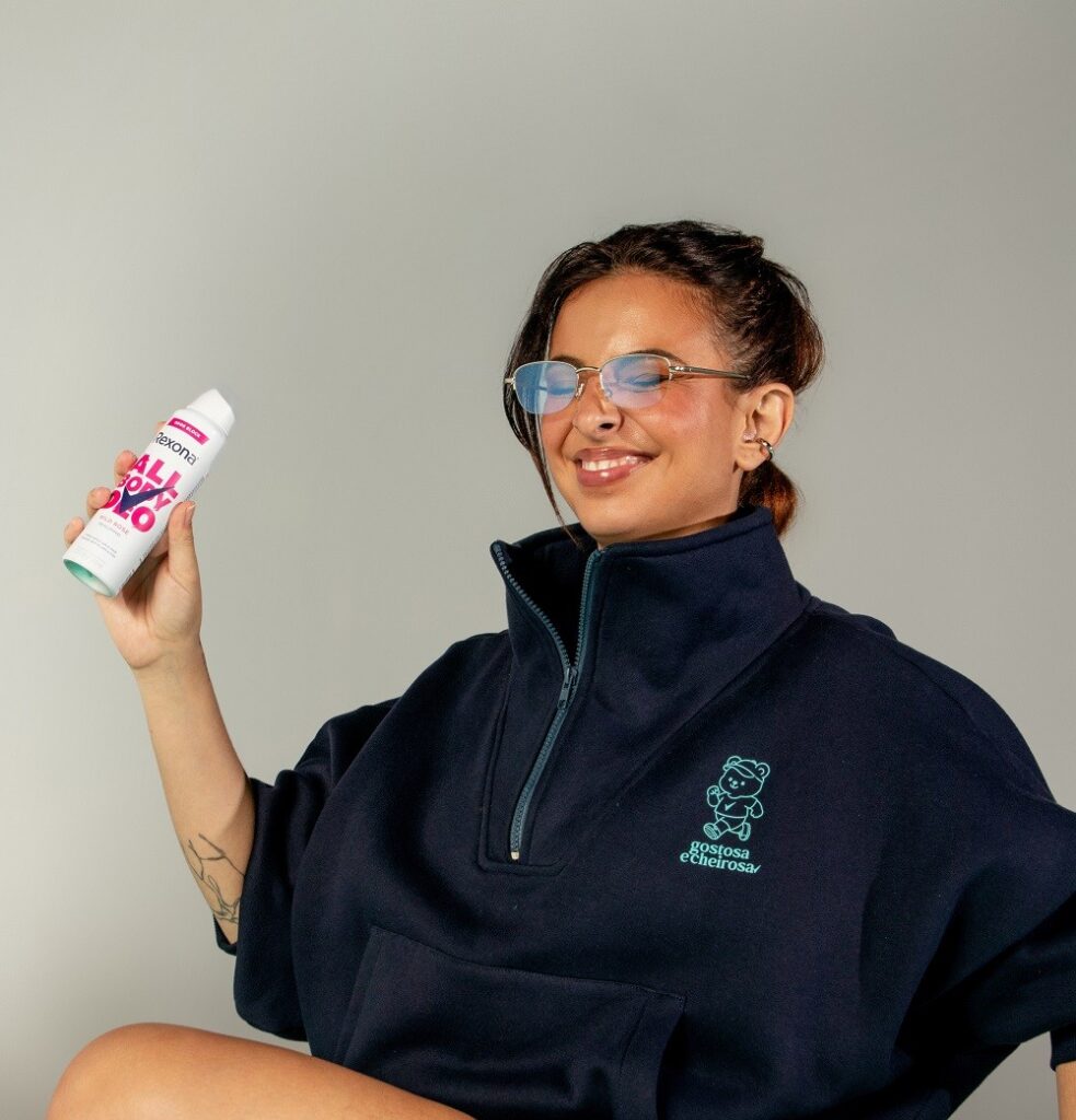 A Rexona e a Lela Brandão Co. se unem em uma parceria inédita para o lançamento de uma coleção em edição limitada.