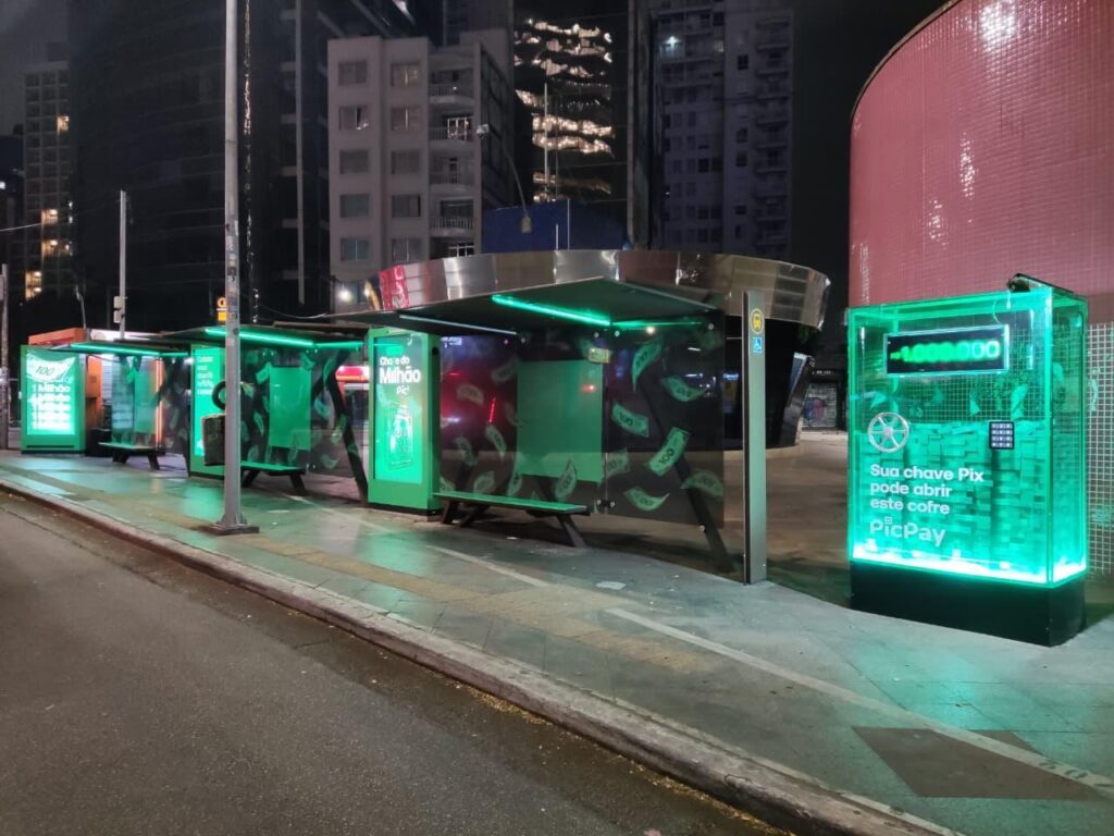 O PicPay lança sua nova campanha, que leva o mote "Sua chave Pix pode abrir um cofre milionário", e divulga a Promoção Chave do Milhão.