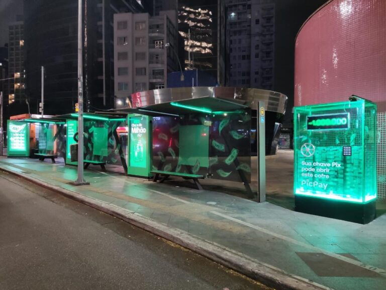 O PicPay lança sua nova campanha, que leva o mote "Sua chave Pix pode abrir um cofre milionário", e divulga a Promoção Chave do Milhão.