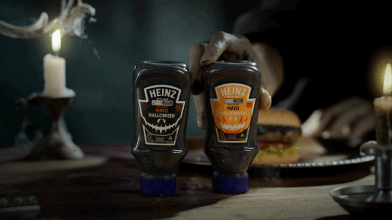 Para apresentar a Mayo Halloween, de cor preta e feita com alho negro, a Heinz mergulhou no universo dos clássicos de terror preto e branco.