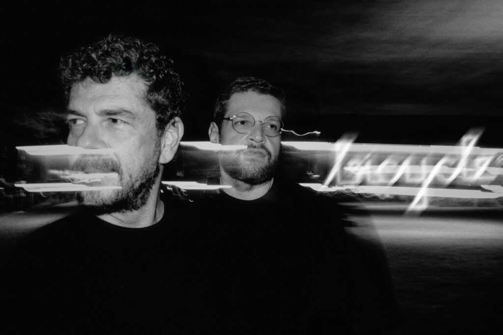 Reconhecido por imagens marcantes que combinam técnica e sensibilidade, o diretor Ricardo Jones apresenta a produtora Bicycle.