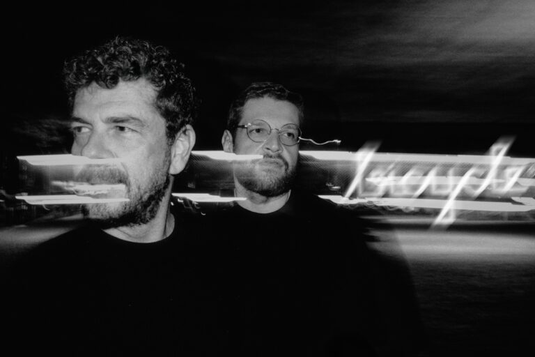 Reconhecido por imagens marcantes que combinam técnica e sensibilidade, o diretor Ricardo Jones apresenta a produtora Bicycle.