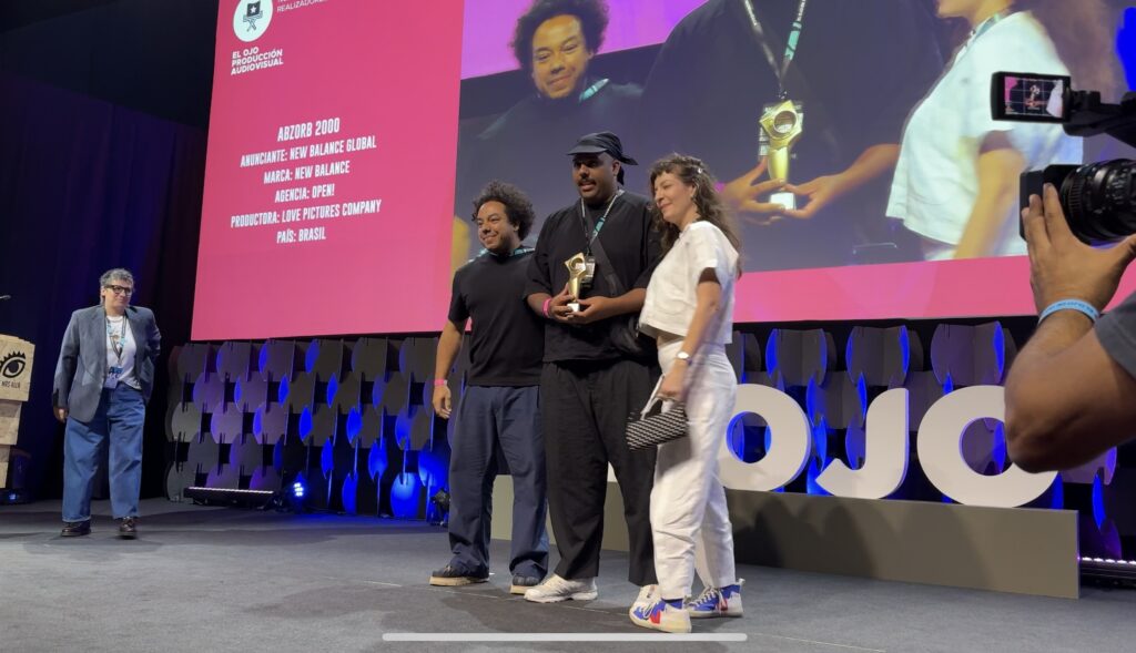 Brasil recebe 15 troféus no El Ojo em Produção Audiovisual . Agência Open, com New Balance conquista Ouro