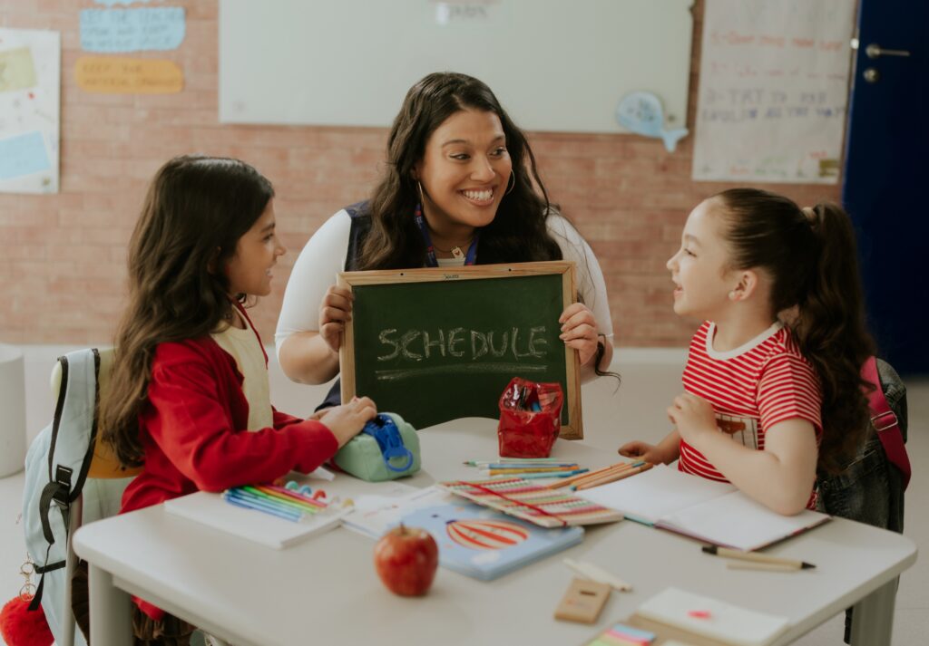 A Red Balloon acaba de lançar sua nova campanha publicitária, "Inglês que conecta gerações", criada pela agência Cappuccino.