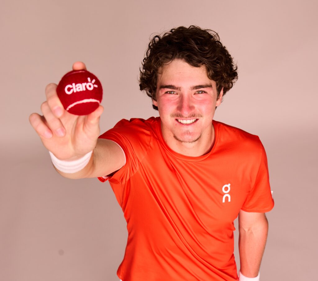 A Claro anuncia o tenista brasileiro João Fonseca, considerado um fenômeno do tênis mundial, como novo embaixador da marca.