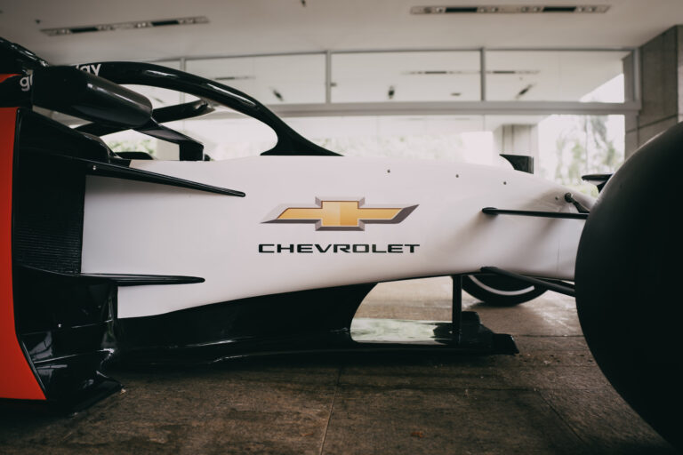 A Chevrolet acaba de comunicar patrocínio da cobertura completa da Fórmula 1, que retorna à programação da Globo.