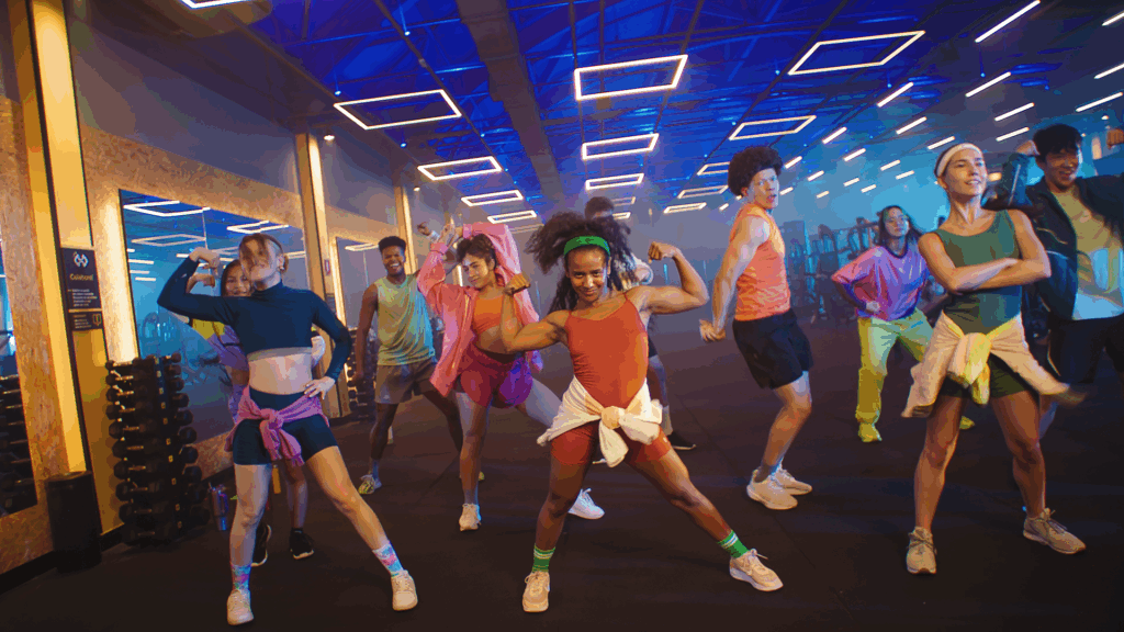 A Smart Fit anuncia o "Rolê na Smart", iniciativa que prevê acesso gratuito para o público adolescente a academias da rede nas férias.