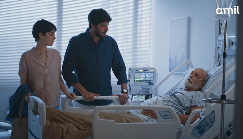 A Amil lança no intervalo do Fantástico, da Rede Globo, a campanha "Pai", embalada pela música "Pai", de Fábio Jr.