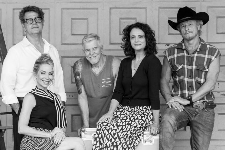 A O2 Play estreou na CCXP25 no palco Thunder, com uma homenagem especial ao ator e diretor Miguel Falabella.