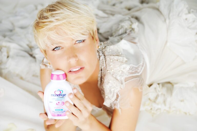 A Monange celebra 60 anos em 2025 e traz de volta como influenciadora um dos rostos mais marcantes de sua trajetória: Xuxa Meneghel.