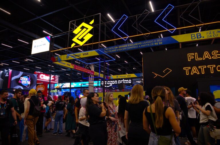 A W7M confirma sua participação na CCXP 2025 com duas ativações especiais dentro do estande do Banco do Brasil.