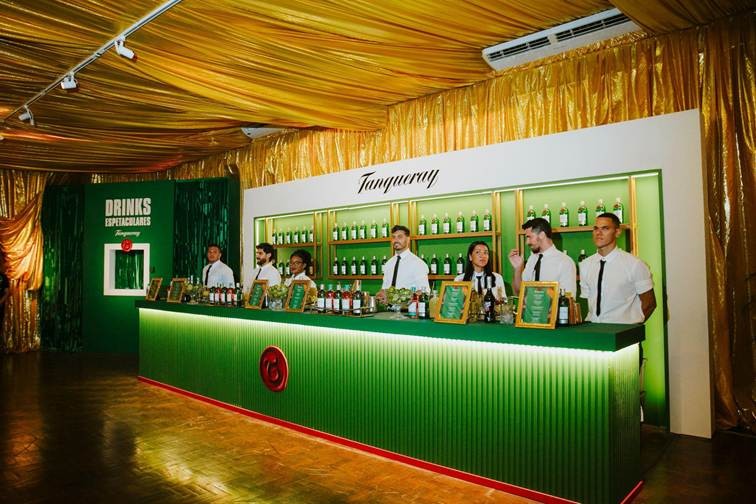 Diageo leva Johnnie Walker, Tanqueray e Smirnoff para os principais polos do Carnaval 2026