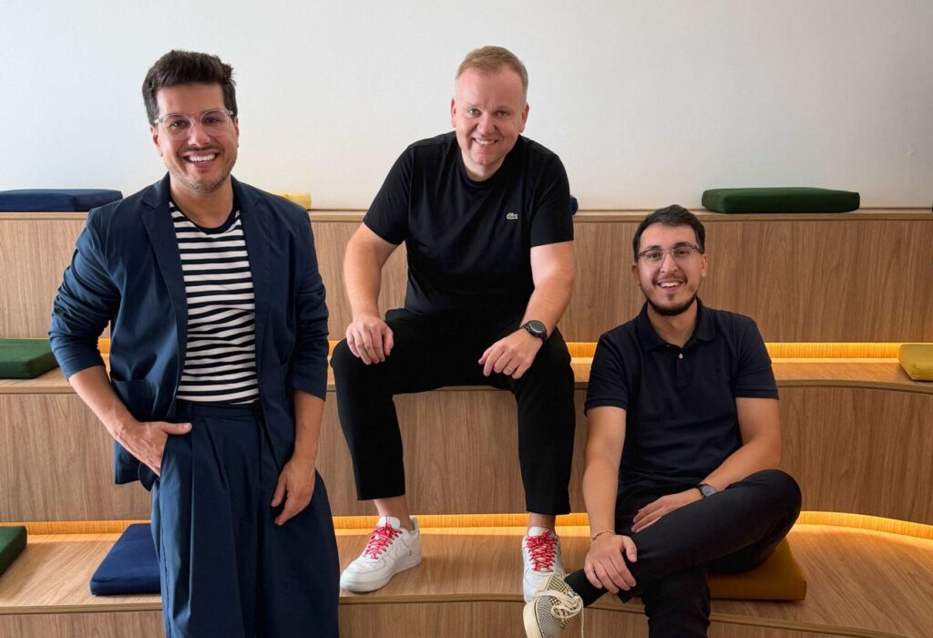 WT.AG apresenta Felipe Andrade como ECD e reforça liderança criativa. Foto com Dudu Rodrigues, Lucas Feltes e Felipe Andrade