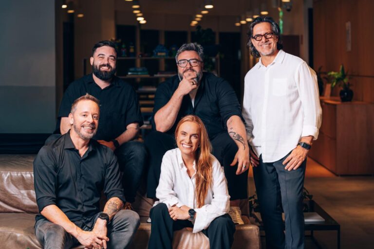 MCI Group anuncia aquisição da Eyxo e amplia presença no Brasil com duas marcas. Frente - Igor Tobias e Greta Paz. Atrás, da esq pra dir Andrei Nova, PC Dias e Cesar Paz